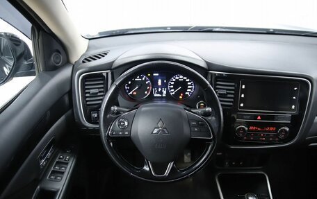 Mitsubishi Outlander III рестайлинг 3, 2020 год, 2 190 000 рублей, 12 фотография