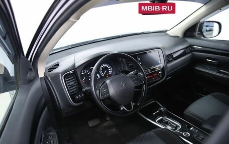 Mitsubishi Outlander III рестайлинг 3, 2020 год, 2 190 000 рублей, 10 фотография