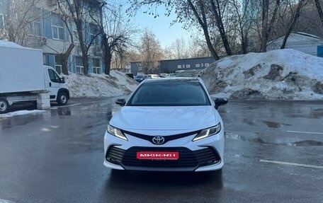 Toyota Camry, 2021 год, 1 900 000 рублей, 1 фотография