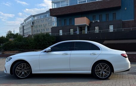Mercedes-Benz E-Класс, 2022 год, 5 300 000 рублей, 1 фотография