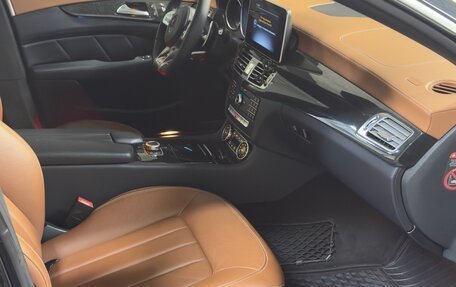Mercedes-Benz CLS, 2017 год, 2 600 000 рублей, 22 фотография