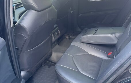 Toyota Camry, 2021 год, 1 900 000 рублей, 5 фотография