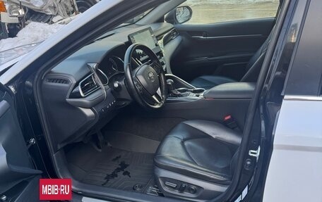 Toyota Camry, 2021 год, 1 900 000 рублей, 8 фотография
