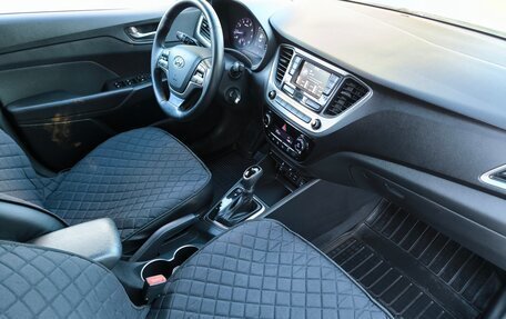 Hyundai Solaris II рестайлинг, 2017 год, 1 000 000 рублей, 12 фотография