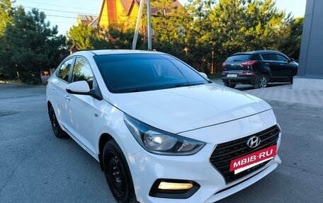 Hyundai Solaris II рестайлинг, 2017 год, 1 000 000 рублей, 8 фотография