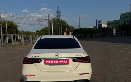 Mercedes-Benz E-Класс, 2022 год, 5 300 000 рублей, 2 фотография