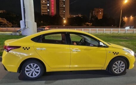 Hyundai Solaris II рестайлинг, 2018 год, 900 000 рублей, 5 фотография