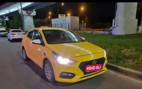 Hyundai Solaris II рестайлинг, 2018 год, 900 000 рублей, 8 фотография