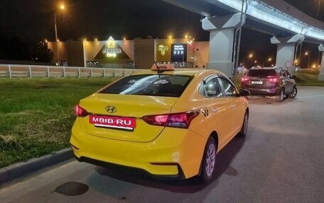Hyundai Solaris II рестайлинг, 2018 год, 900 000 рублей, 6 фотография