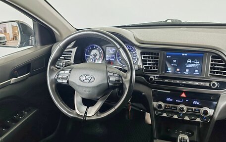 Hyundai Elantra VI рестайлинг, 2019 год, 1 300 000 рублей, 11 фотография