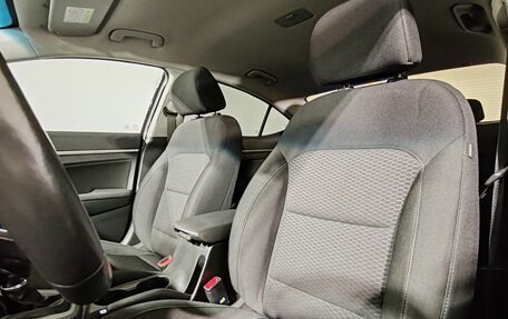 Hyundai Elantra VI рестайлинг, 2019 год, 1 300 000 рублей, 13 фотография