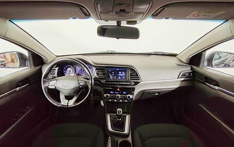 Hyundai Elantra VI рестайлинг, 2019 год, 1 300 000 рублей, 10 фотография