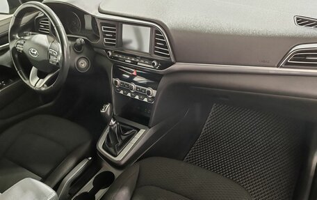 Hyundai Elantra VI рестайлинг, 2019 год, 1 300 000 рублей, 16 фотография