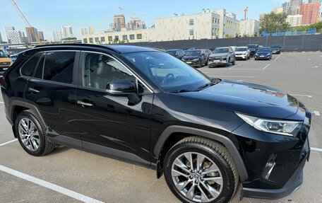 Toyota RAV4, 2021 год, 3 090 000 рублей, 4 фотография