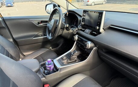 Toyota RAV4, 2021 год, 3 090 000 рублей, 5 фотография