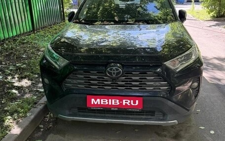 Toyota RAV4, 2021 год, 3 090 000 рублей, 2 фотография