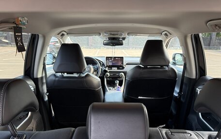 Toyota RAV4, 2021 год, 3 090 000 рублей, 10 фотография