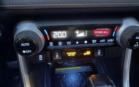 Toyota RAV4, 2021 год, 3 090 000 рублей, 20 фотография