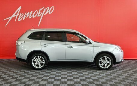 Mitsubishi Outlander III рестайлинг 3, 2014 год, 1 435 000 рублей, 6 фотография