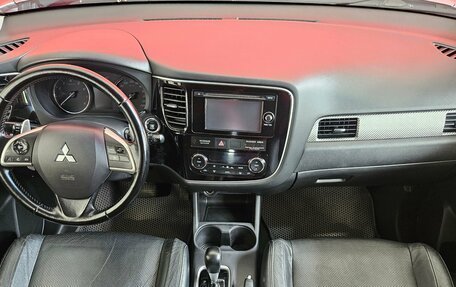 Mitsubishi Outlander III рестайлинг 3, 2014 год, 1 435 000 рублей, 9 фотография