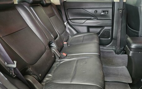 Mitsubishi Outlander III рестайлинг 3, 2014 год, 1 435 000 рублей, 13 фотография