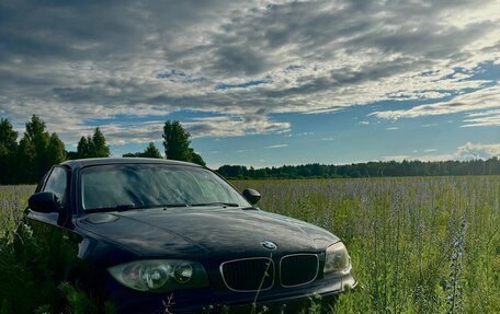 BMW 1 серия, 2011 год, 650 000 рублей, 2 фотография