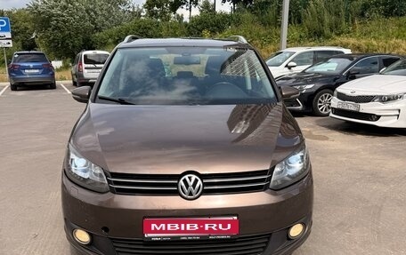 Volkswagen Touran III, 2012 год, 950 000 рублей, 1 фотография