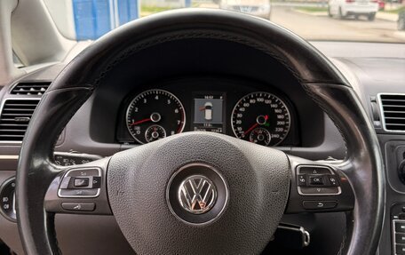 Volkswagen Touran III, 2012 год, 950 000 рублей, 11 фотография