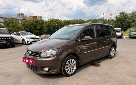 Volkswagen Touran III, 2012 год, 950 000 рублей, 2 фотография