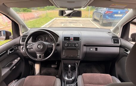 Volkswagen Touran III, 2012 год, 950 000 рублей, 20 фотография