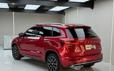 Skoda Karoq I, 2021 год, 1 830 000 рублей, 4 фотография