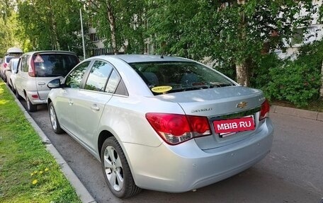 Chevrolet Cruze II, 2010 год, 590 000 рублей, 3 фотография