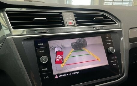 Volkswagen Tiguan II, 2019 год, 2 849 000 рублей, 20 фотография