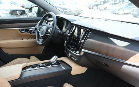 Volvo S90 II рестайлинг, 2021 год, 3 980 000 рублей, 10 фотография