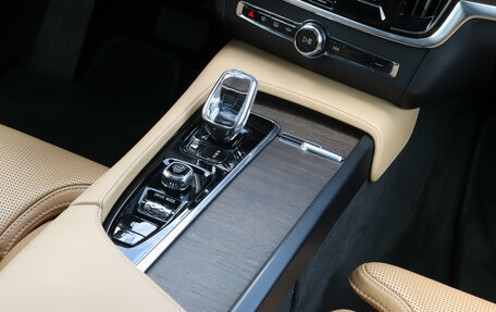 Volvo S90 II рестайлинг, 2021 год, 3 980 000 рублей, 16 фотография