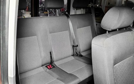 Volkswagen Caravelle T5, 2012 год, 2 229 000 рублей, 11 фотография
