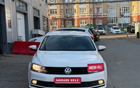 Volkswagen Jetta VI, 2015 год, 800 000 рублей, 1 фотография