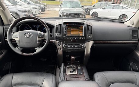 Toyota Land Cruiser 200, 2011 год, 2 490 000 рублей, 9 фотография