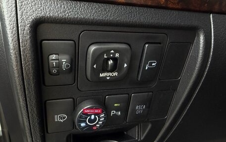 Toyota Land Cruiser 200, 2011 год, 2 490 000 рублей, 7 фотография