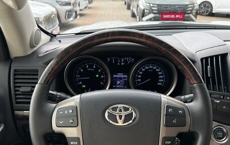 Toyota Land Cruiser 200, 2011 год, 2 490 000 рублей, 8 фотография
