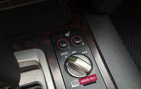 Toyota Land Cruiser 200, 2011 год, 2 490 000 рублей, 18 фотография