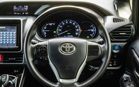 Toyota Esquire I, 2015 год, 1 700 000 рублей, 16 фотография