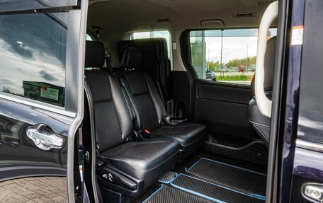 Toyota Esquire I, 2015 год, 1 700 000 рублей, 13 фотография