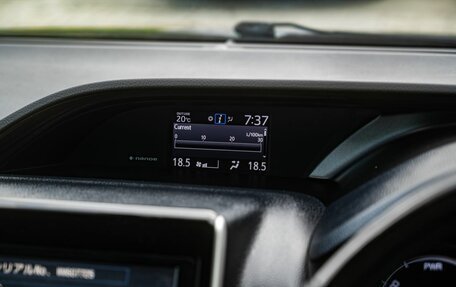 Toyota Esquire I, 2015 год, 1 700 000 рублей, 20 фотография