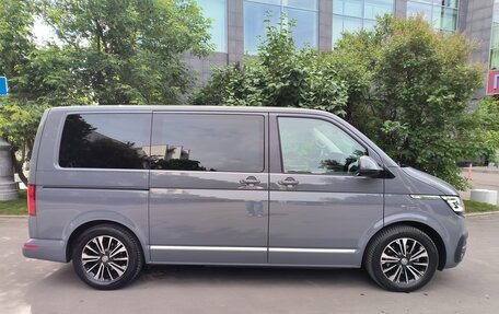 Volkswagen Multivan T6 рестайлинг, 2022 год, 5 890 000 рублей, 7 фотография