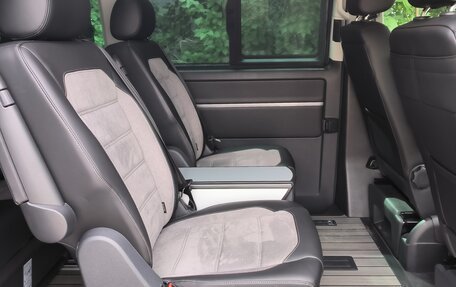 Volkswagen Multivan T6 рестайлинг, 2022 год, 5 890 000 рублей, 16 фотография