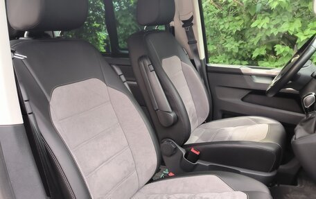 Volkswagen Multivan T6 рестайлинг, 2022 год, 5 890 000 рублей, 19 фотография