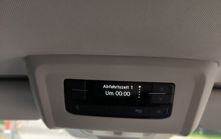 Volkswagen Multivan T6 рестайлинг, 2022 год, 5 890 000 рублей, 20 фотография