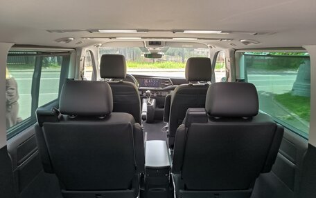 Volkswagen Multivan T6 рестайлинг, 2022 год, 5 890 000 рублей, 18 фотография