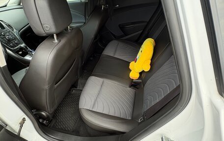 Opel Astra J, 2013 год, 920 000 рублей, 10 фотография